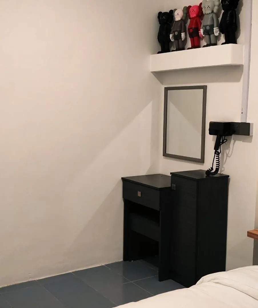 23 Inn Queen Bed Standard Room Bukit Mertajam